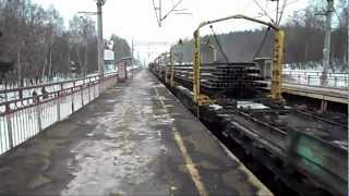 Тепловоз 2М62-0833 с путеукладочным поездом