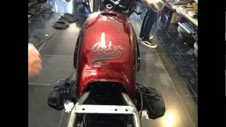 Art on Wheels garage Café Racer