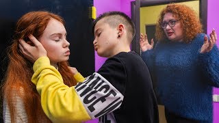 ЦЕЛОВАЛИСЬ В КЛАССЕ??? МАМА НАС ЗАСТУКАЛА!!!