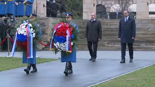 Лавров и Вучич зажгли Вечный огонь в Белграде