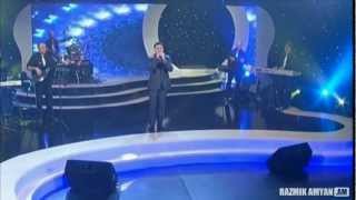 Razmik Amyan - Garnan tsaghik es