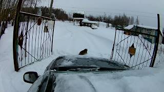 Nissan Terrano едет по снежной колее-2