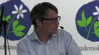 Göran Hägglund beskriver oppositionen i fotbollstermer