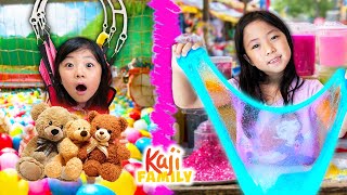 Emma and Kate Fun Crane Machine and Slime Shop Activity!