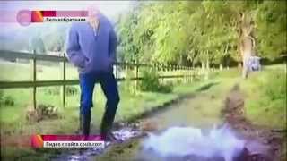 Прыгая в лужи - Решили вспомнить детство.
