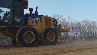 Планировка земляного полотна автогрейдером JOONDEER