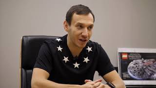 У владельца транспортной компании «ЛидерТранс» берет интервью известный блогер "Категории Е" Альберт