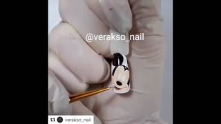 Рисунки на ногтях Микки Маус
