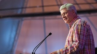 Kenney touched by Harper's endorsement, but media slams his leadership bid
