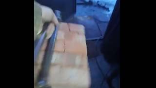 Простейший ухват для кирпича из отходов металла