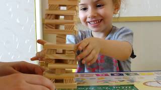 ИГРА ДЕРЕВЯННАЯ БАШНЯ,строим БАШНЮ с Ариной,смеемся и играем,видео для детей