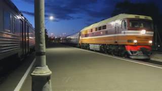 ТЭП70-0219 с поездом №223 Санкт-Петербург – Псков и ТЭМ18ДМ-327