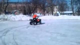 На катке на Stels 300