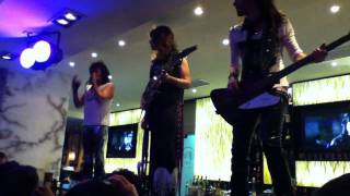 CARMINE HARD ROCK CAFE 2