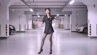 黑絲襪制服誘惑高跟鞋性感妹子熱舞Sexy girl in black stockings uniform seduces high heels hot dance