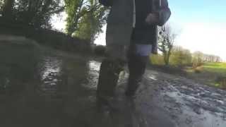cuissardes aigle dans la boue