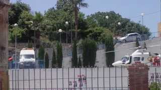 helicoptero del 061 aterrizando en el helipuerto del centro de salud de coin