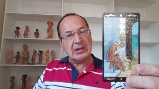 Arcanos Menores do Tarot:  8 de Ouros