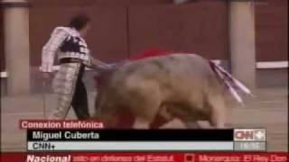 Grave cojida a Julio Aparicio  en la barbilla