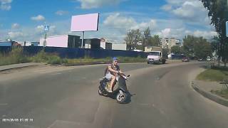 04.08.17 - Инцидент с не уступившим дорогу водителем скутера