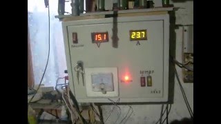 Ветрогенератор на среднем, порывистом ветре,Wind turbine at the average wind