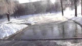 У Вінниці, на вулиці Юності прорвало водогін