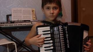 Песня Неприятность эту мы переживем. Играет на аккордеоне