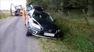 Volvo XC70 offroad - im Graben in Schottland