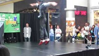Harry Shum Jr. dancing !