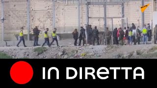 Ceuta, la situazione con i clandestini che cercano di raggiungere la Spagna