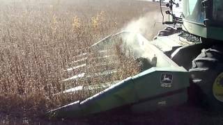 John Deere 653 Row Crop head in action