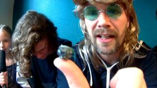 Verdens sureste slik med Yvonne Tveskæg (Warheads)