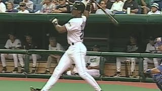 Fred McGriff slugs his 10th homer of the season