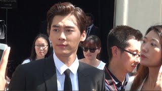 Fashion Week Paris 2015 2016  EXIT DIOR
