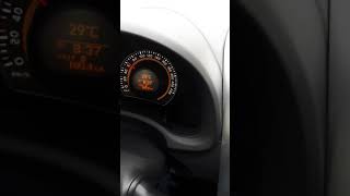 Подскажите, что за шум при нажатии на педаль газа ?? Тойота Королла 2012 год