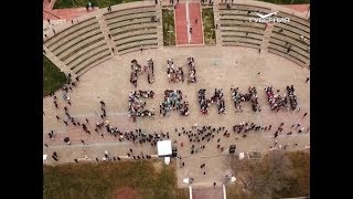 Вид сверху: 4 ноября в Самаре 500 человек выстроились в слова "Мы едины"