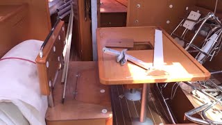 27. Выжившая, после шторма “Ирма“, яхта Jeanneau Sun Odyssey 44  2011