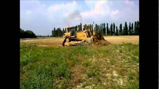 LIVELLAMENTO TERRENO E POSA DEI DRENI