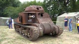 Очень старинный танк.