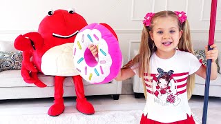 Diana dan Roma bermain dengan akuarium super - cerita mainan lucu untuk anak-anak