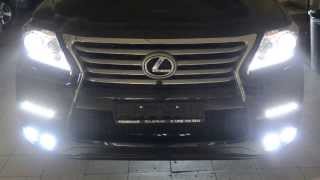 Стробоскопы в решетку радиатора на Lexus LX 570