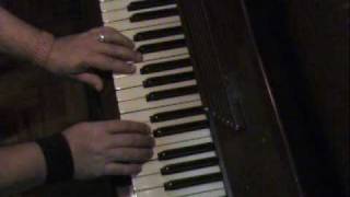 Piano para Iniciantes - Exercitando as duas mãos