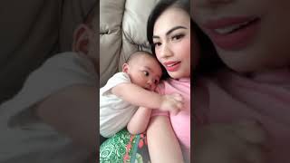 Bayi 5 bulan gelendotan sama maminya