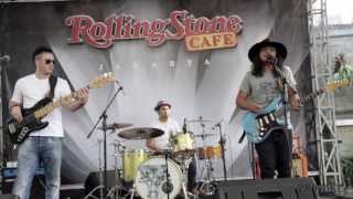 Gugun Blues Shelter - Driving Home Alone (live at Rolling Stone Cafe)