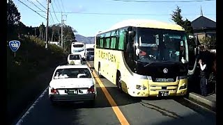 バス単独事故なのか？富士山観光が台無しですね・・・
