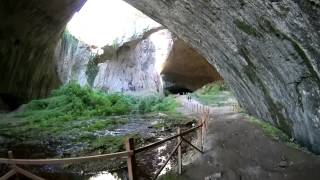 Devetashka cave