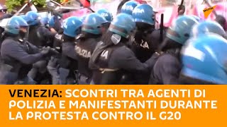 #Venezia: scontri tra agenti di #polizia e #manifestanti durante la protesta contro il #G20