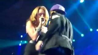 Justin bieber KISSING miley cyrus on stage !!!!!