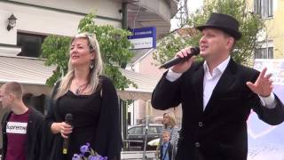 Уличные музыканты поют мировой хит 70-х !!!