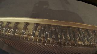 Piano droit Petrof 118